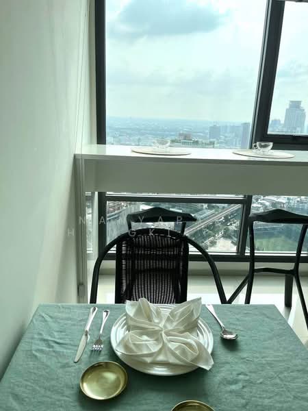 Rhythm Sukhumvit 42, Bangkok, Soi Sukhumvit 42, Sukhumvit Road, Phra Kanong, Khlong Toei, Bangkok, 1 Bedroom, 45 sqm, Condo For Sale, by Nanyapak Khongkiattipan, 500225191 - DDproperty.com