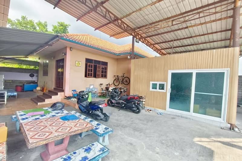 ขายที่ดิน พร้อมบ้านชั้นเดียว 1 หลัง เทพกุญชร 36 คลองหนึ่ง คลองหลวง ปทุมธานี, Pathum Thani, ถนนเทพกุญชร, Khlong Nung, Khlong Luang, Pathum Thani, 2 Bedrooms, 60 sqm, Single Detached House For Sale, by คุณอร, 500225199 - DDproperty.com