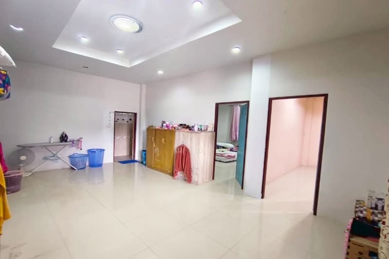 ขายที่ดิน พร้อมบ้านชั้นเดียว 1 หลัง เทพกุญชร 36 คลองหนึ่ง คลองหลวง ปทุมธานี, Pathum Thani, ถนนเทพกุญชร, Khlong Nung, Khlong Luang, Pathum Thani, 2 Bedrooms, 60 sqm, Single Detached House For Sale, by คุณอร, 500225199 - DDproperty.com