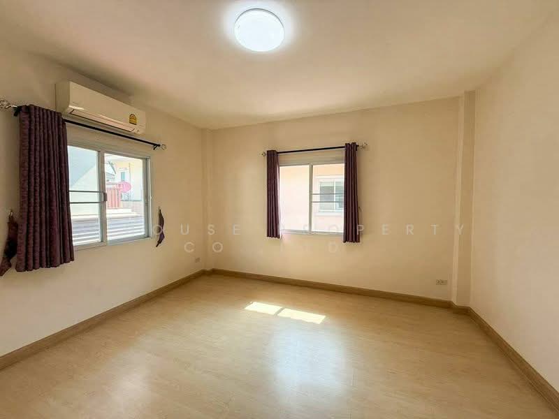 หมู่บ้านมณีรินทร์ เพลส : Maneerin Place Village1, ชลบุรี, สุรศักดิ์, ศรีราชา, ชลบุรี, 200 ตร.ม., บ้านเดี่ยว ขาย, โดย A House Property Co.,Ltd., 500225204 - DDproperty.com