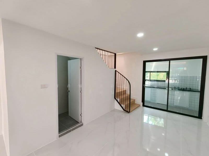 ปรีชา 11 มีนบุรี, Bangkok, Min Buri, Min Buri, Bangkok, 2 Bedrooms, 64 sqm, Townhouse For Sale, by สรภพ ยอดไชย (สีฝุ่น), 500225205 - DDproperty.com