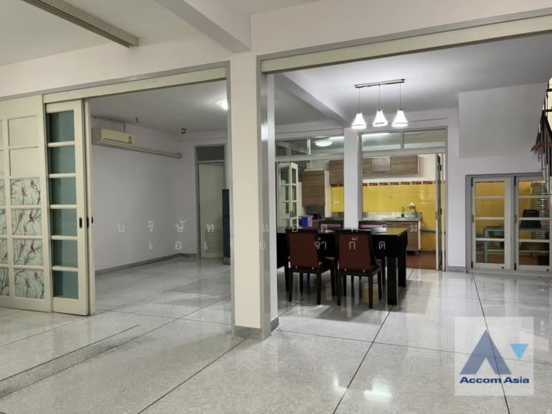 Home Office, Fully Furnished, Pet friendly 4 Bedrooms Townhouse for Rent in Sathorn, Bangkok near BT, Bangkok, Thung Maha Mek, Sathon, Bangkok, 4 Bedrooms, 250 sqm, Townhouse For Rent, by บริษัท แอคคอม เอเซีย จำกัด, 500225248 - DDproperty.com