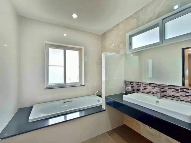 Baan Wang Tan, Chiang Mai, Mae Hia, Muang Chiang Mai, Chiang Mai, 4 Bedrooms, 350 sqm, Single Detached House For Rent, by Tanannat Porntadapattanayothin, 500225258 - DDproperty.com