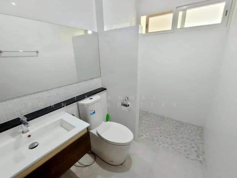 Baan Wang Tan, Chiang Mai, Mae Hia, Muang Chiang Mai, Chiang Mai, 4 Bedrooms, 350 sqm, Single Detached House For Rent, by Tanannat Porntadapattanayothin, 500225258 - DDproperty.com