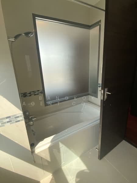 IDEO Q Phayathai, Bangkok, 138 Phayathai Road, Thung Phaya Thai, Ratchathewi, Bangkok, 2 Bedrooms, 75 sqm, Condo For Rent, by Bangkok Agent Co.,Ltd., 500225277 - DDproperty.com