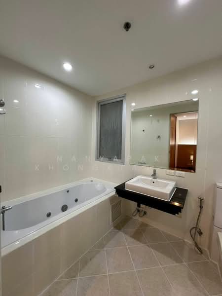 The Master Centrium Asoke-Sukhumvit, Bangkok, Sukhumvit 21, Khlongtoei Nua, Watthana, Bangkok, 3 Bedrooms, 150 sqm, Condo For Rent, by Nanyapak Khongkiattipan, 500225335 - DDproperty.com