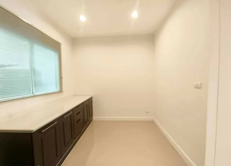 Sammakorn Avenue Suvarnabhumi, Bangkok, Rural Development 3 Khlong Song Ton Noon, Khlong Song Ton Nun, Lat Krabang, Bangkok, 4 Bedrooms, 100 sqm, Townhouse For Sale, by The Best Property ย้งยี้, 500225340 - DDproperty.com