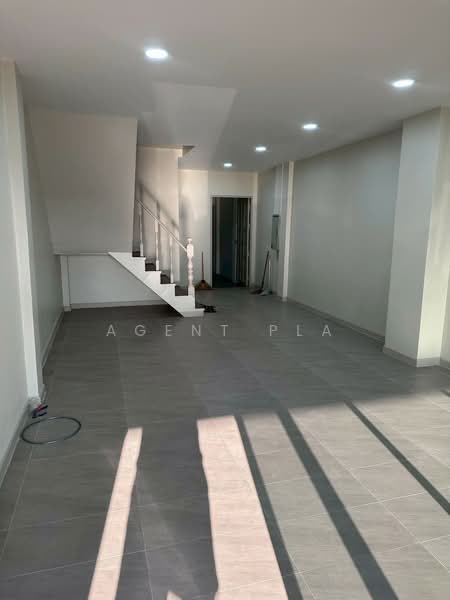 For Rent - For Rent: 3-Story Townhome in Pairoj Village (SPSAD3915), Bangkok