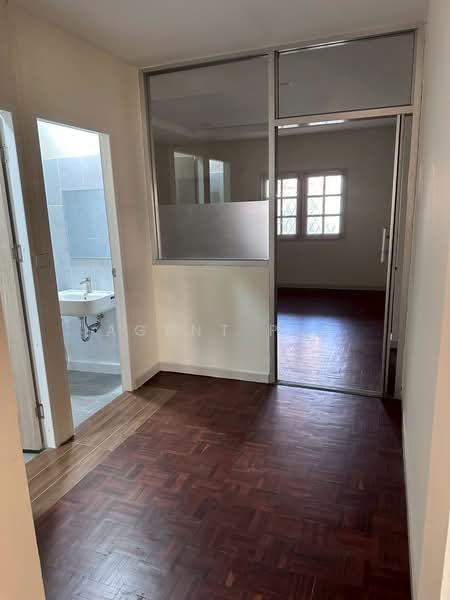 For Rent - For Rent: 3-Story Townhome in Pairoj Village (SPSAD3915), Bangkok