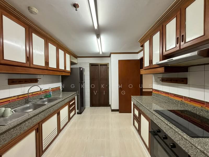 Fifty Fifth Tower, Bangkok, 84 Soi Sukhumvit 55, Sukhumvit Road, Khlong Tan Nua, Watthana, Bangkok, 3 Bedrooms, 275 sqm, Condo For Rent, by Bangkok House Living, 500225361 - DDproperty.com