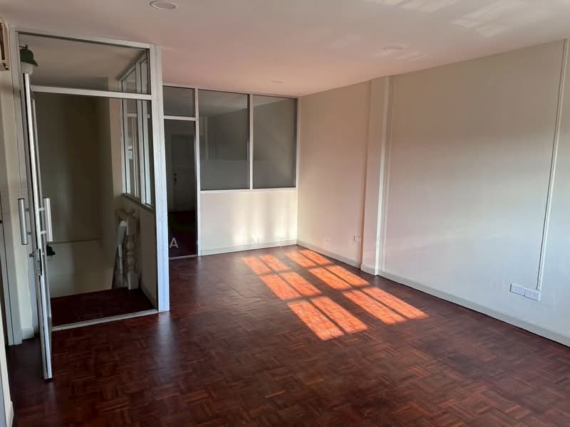 For Sale - For Sale 3-Story Townhome in Pairoj Village (SPSAD3915), Bangkok