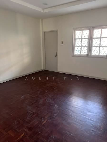 For Sale - For Sale 3-Story Townhome in Pairoj Village (SPSAD3915), Bangkok