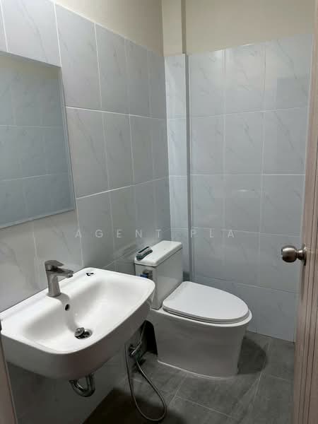 ขายทาวน์โฮม 3 ชั้น หมู่บ้านไพโรจน์ (SPSAD3915), กรุงเทพ, บางนาเหนือ, บางนา, กรุงเทพ, 450 ตร.ม., ทาวน์เฮ้าส์ ขาย, โดย Agent Pla, 500225369 - DDproperty.com