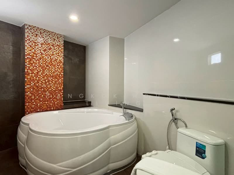 Fifty Fifth Tower, Bangkok, 84 Soi Sukhumvit 55, Sukhumvit Road, Khlong Tan Nua, Watthana, Bangkok, 3 Bedrooms, 275 sqm, Condo For Rent, by Bangkok House Living, 500225391 - DDproperty.com