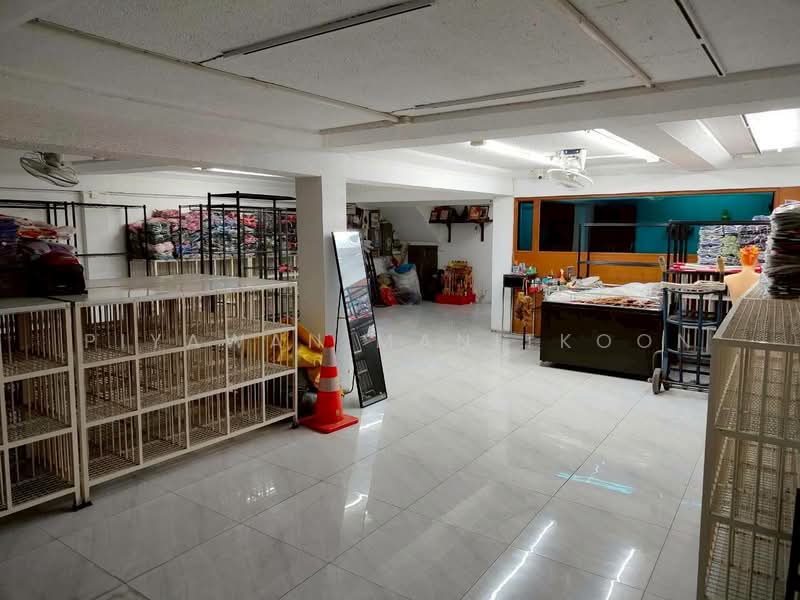 For Sale - Two adjoining 5-storey commercial buildings in Pratunam, Bangkok