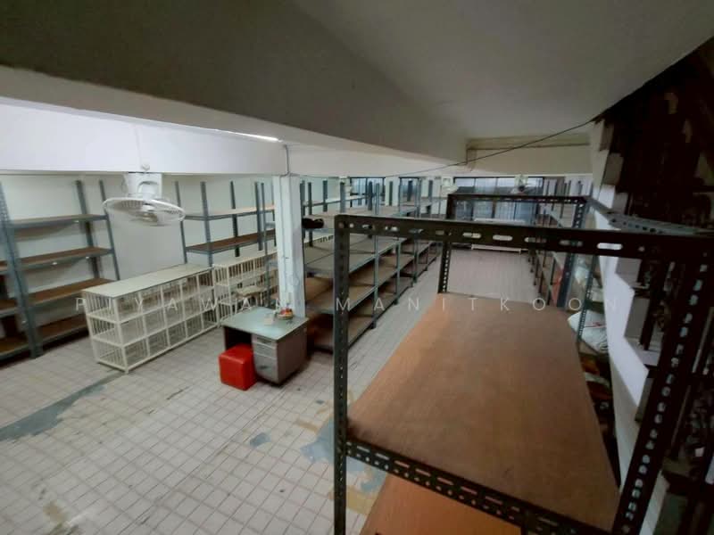 For Sale - Two adjoining 5-storey commercial buildings in Pratunam, Bangkok