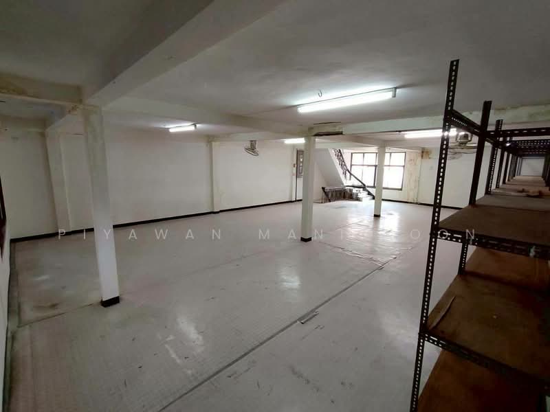 For Sale - Two adjoining 5-storey commercial buildings in Pratunam, Bangkok