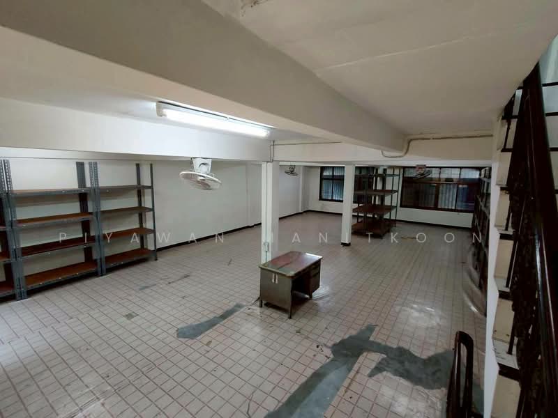 For Sale - Two adjoining 5-storey commercial buildings in Pratunam, Bangkok