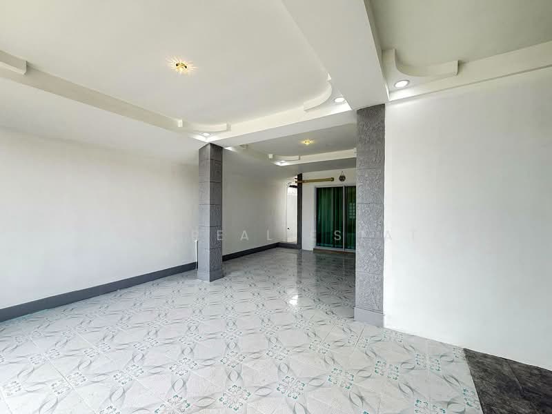 ขายบ้าน 3 ห้องนอน ในพัทยาตะวันออก, Chon Buri (Pattaya), Bang Lamung, Bang Lamung (Pattaya), Chon Buri (Pattaya), 3 Bedrooms, 136 sqm, Townhouse For Sale, by PLC real estate, 500225409 - DDproperty.com