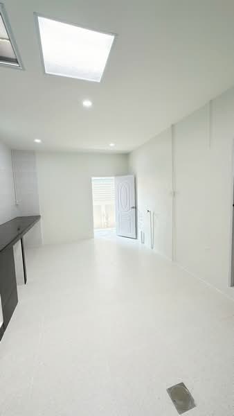 Lully Ville Lumlukka Klong 3 : ลัลลี่วิลล์ ลำลูกกาคลอง 3, ปทุมธานี, ลาดสวาย, ลำลูกกา, ปทุมธานี, 145 ตร.ม., ทาวน์เฮ้าส์ ขาย, โดย Connex Property, 500225410 - DDproperty.com