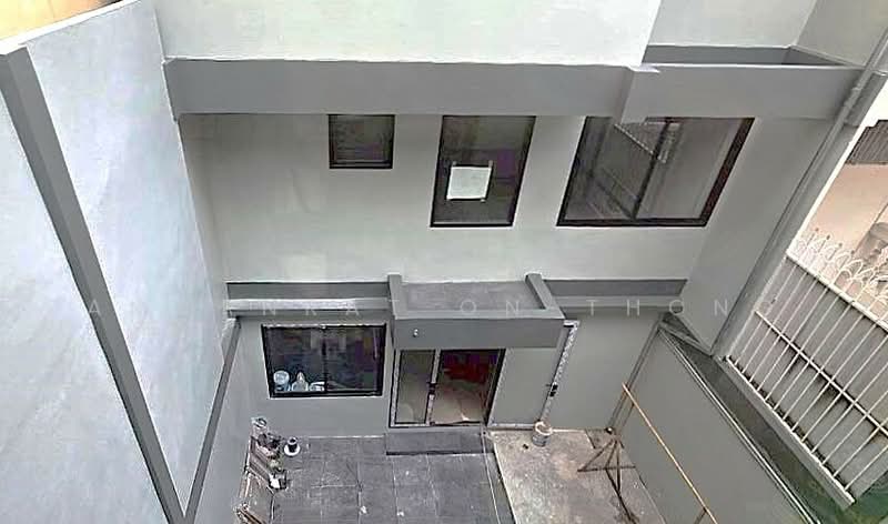 ทาวเฮ้าท์, กรุงเทพ, คลองตันเหนือ, วัฒนา, กรุงเทพ, 450 ตร.ม., พื้นที่ขายของ ให้เช่า, โดย Amornrat On-Thong, 500225427 - DDproperty.com