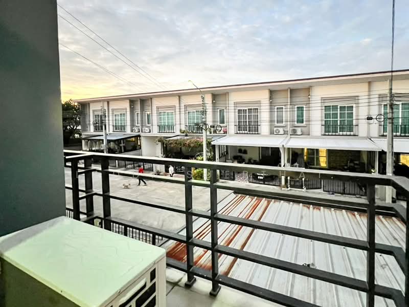 Gusto Petchakasem 69-Kanchanapisek, Bangkok, 89 Road along Khlong Phasi Charoen, southern side, Nong Kham, Nong Khaem, Bangkok, 3 Bedrooms, 136 sqm, Townhouse For Sale, by Ladda Suebthai, 500225491 - DDproperty.com