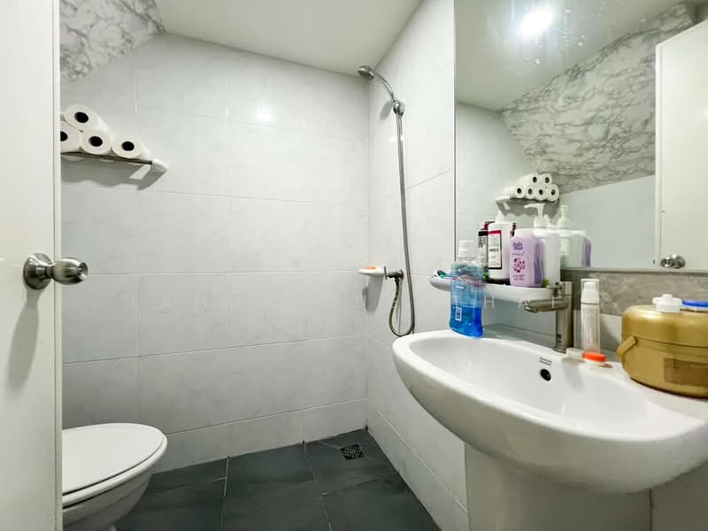 Gusto Petchakasem 69-Kanchanapisek, Bangkok, 89 Road along Khlong Phasi Charoen, southern side, Nong Kham, Nong Khaem, Bangkok, 3 Bedrooms, 136 sqm, Townhouse For Sale, by Ladda Suebthai, 500225491 - DDproperty.com