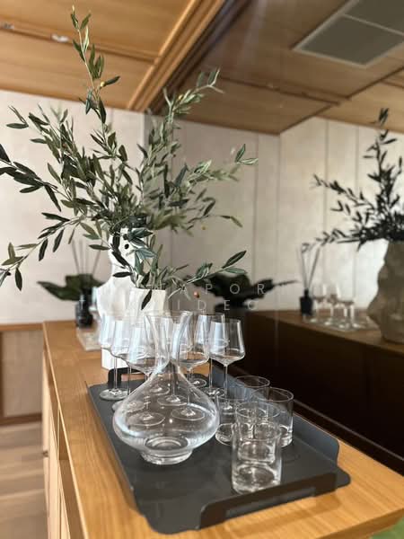 ขาย - Arom Wongamat : อารมณ์ วงศ์อมาตย์, ชลบุรี