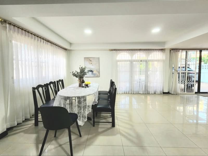 Luxury 2-Storey Detached House in Huai Khwang - Soi Kesini Ville 5, Bangkok, -, Samsen Nok, Huai Khwang, Bangkok, 6 Bedrooms, 280 sqm, Single Detached House For Rent, by Connex Property, 500225626 - DDproperty.com