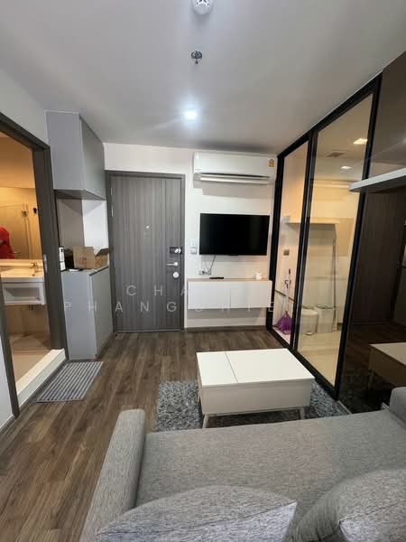 Life Ladprao Valley, Bangkok, Phaholyothin Road, Jom Phon, Chatuchak, Bangkok, 2 Bedrooms, 35 sqm, Condo For Rent, by Chanon Phangchienghien, 500225697 - DDproperty.com