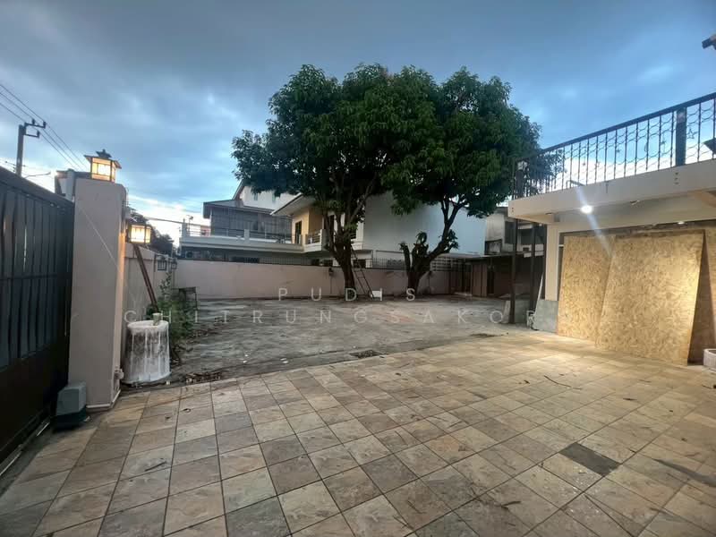 2-Storey Townhome for Rent | Ratchadaphisek, Bangkok, Din Daeng, Din Daeng, Bangkok, , 507 sqm, Shophouse For Rent, by Pudis Chitrungsakorn, 500225704 - DDproperty.com