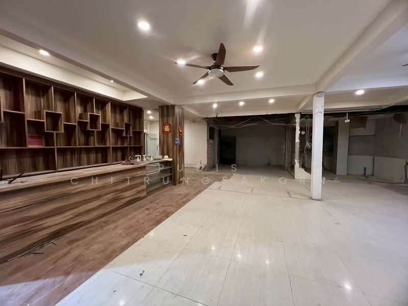 2-Storey Townhome for Rent | Ratchadaphisek, Bangkok, Din Daeng, Din Daeng, Bangkok, , 507 sqm, Shophouse For Rent, by Pudis Chitrungsakorn, 500225704 - DDproperty.com