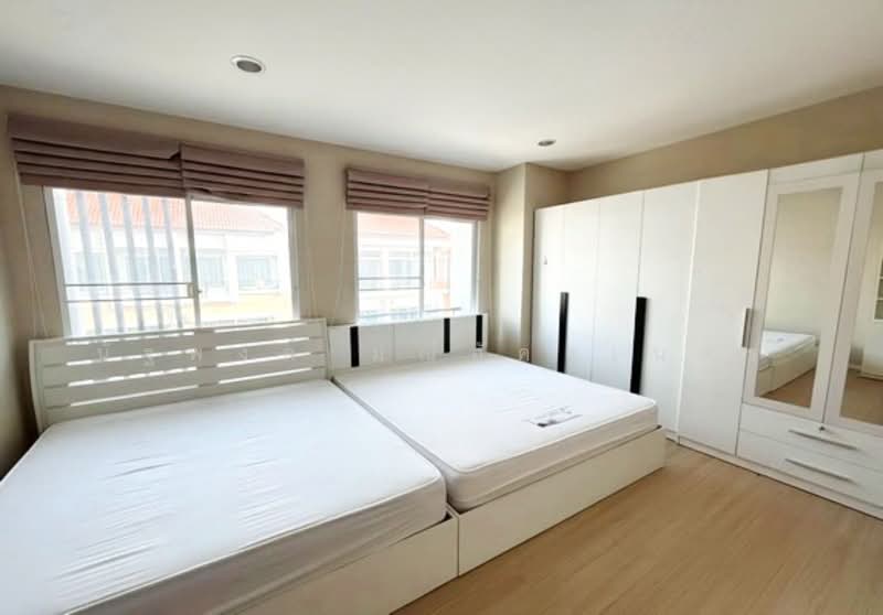 Baan Klang Muang Kaset-Nawamin, Bangkok, Soi Nawamin 70 Yeak 11-2, Khlong Kum, Bueng Kum, Bangkok, 3 Bedrooms, 170 sqm, Townhouse For Rent, by นัฐพงค์ มณีอัครเนตร, 500225726 - DDproperty.com