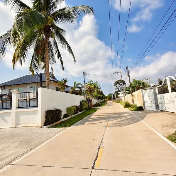 ขาย - ใกล้สนามกอล์ฟฟินิกซ์ - ห้วยใหญ่ ตำบลห้วยใหญ่ อำเภอบางละมุง จังหวัดชลบุรี, ชลบุรี