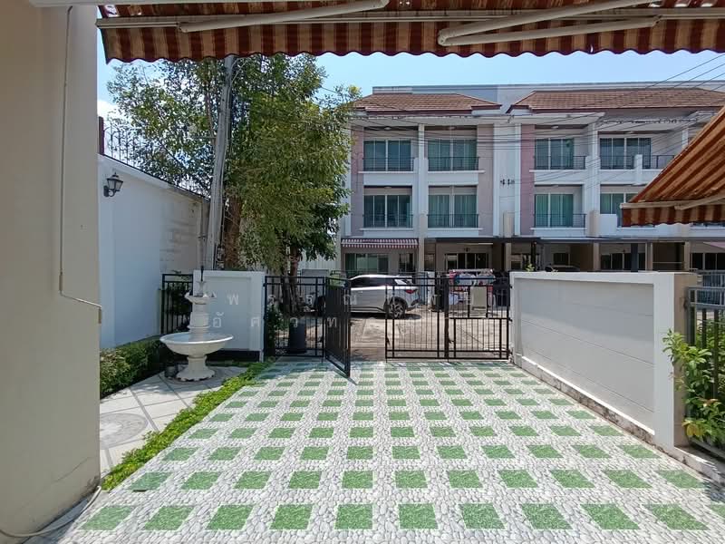 Baan Klang Muang S-Sense Onnuch-Wongwan : บ้านกลางเมือง เอสเซ้นส์ อ่อนนุช – วงแหวน, กรุงเทพ, ถนนลาดกระบัง, ลาดกระบัง, ลาดกระบัง, กรุงเทพ, 190 ตร.ม., ทาวน์เฮ้าส์ ขาย, โดย พรรณทิพย์ อัศวทองกุล, 500225732 - DDproperty.com