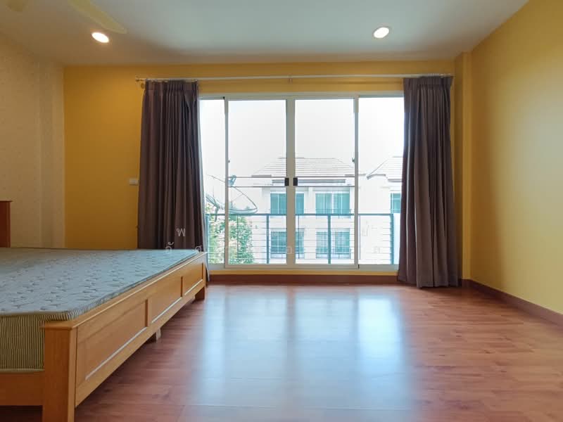 Baan Klang Muang S-Sense Onnuch-Wongwan : บ้านกลางเมือง เอสเซ้นส์ อ่อนนุช – วงแหวน, กรุงเทพ, ถนนลาดกระบัง, ลาดกระบัง, ลาดกระบัง, กรุงเทพ, 190 ตร.ม., ทาวน์เฮ้าส์ ขาย, โดย พรรณทิพย์ อัศวทองกุล, 500225732 - DDproperty.com