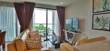 De Amber Condo
