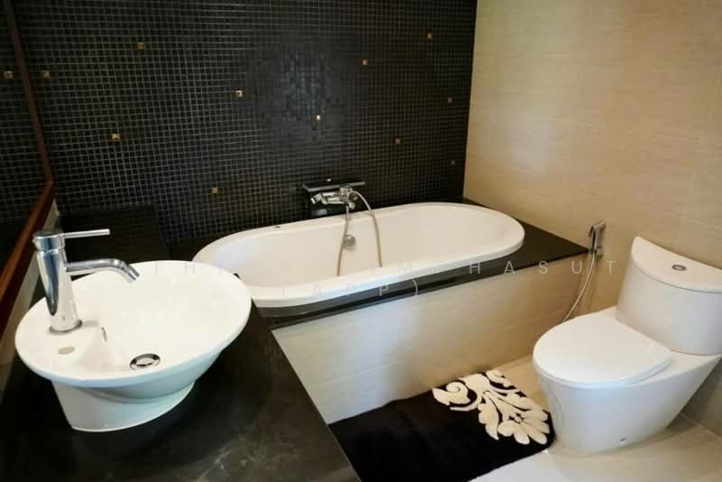 Perla Villa Pattaya, Chon Buri (Pattaya), Poong, Bang Lamung (Pattaya), Chon Buri (Pattaya), 4 Bedrooms, 800 sqm, Villa For Rent, by Sathida Limphasut (App), 500225843 - DDproperty.com