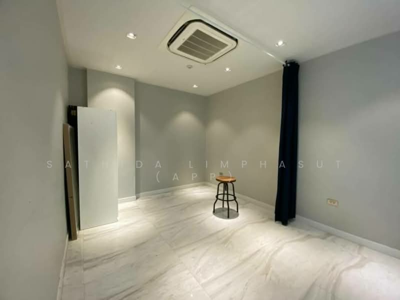 Beachfront Jomtien Residence : บีชฟร้อนท์ จอมเทียน เรสซิเดนท์, ชลบุรี, นาจอมเทียน, สัตหีบ, ชลบุรี, 283 ตร.ม., คอนโด ให้เช่า, โดย Sathida Limphasut (App), 500225844 - DDproperty.com