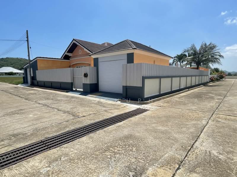 Malibu Khao Tao, Prachuap Khiri Khan, 108 317 Hua Hin Alley, Hua Hin, Hua Hin, Prachuap Khiri Khan, 2 Bedrooms, 240 sqm, Single Detached House For Sale, by Saifon Phuphanna, 500225889 - DDproperty.com