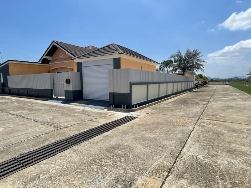 Malibu Khao Tao, Prachuap Khiri Khan, 108 317 Hua Hin Alley, Hua Hin, Hua Hin, Prachuap Khiri Khan, 2 Bedrooms, 240 sqm, Single Detached House For Sale, by Saifon Phuphanna, 500225889 - DDproperty.com