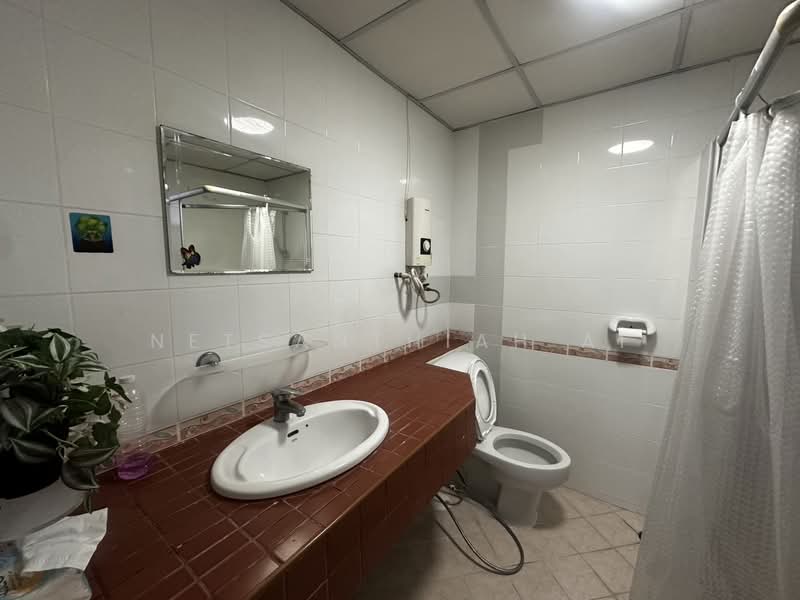 Tai Ping Towers, Bangkok, 582 Soi Sukhumvit 63, Khlong Tan Nua, Watthana, Bangkok, 3 Bedrooms, 130 sqm, Condo For Rent, by Netsanthiah Ai, 500226019 - DDproperty.com