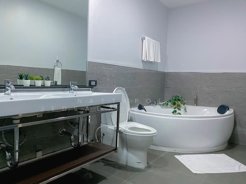 Quad Sukhumvit 36, Bangkok, 18 Soi Sukhumvit 36, Khong Tan, Khlong Toei, Bangkok, 2 Bedrooms, 120 sqm, Apartment For Rent, by Nattapol Jedsadathitikul, 500226043 - DDproperty.com