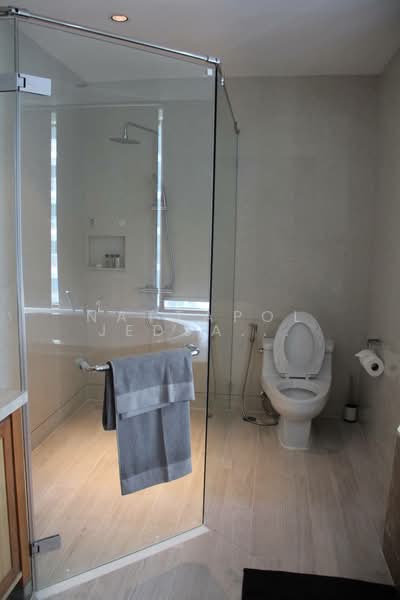 The Emporio Place, Bangkok, 93 Soi Sukhumvit 24, Sukhumvit Road, Khong Tan, Khlong Toei, Bangkok, 3 Bedrooms, 161 sqm, Condo For Rent, by Nattapol Jedsadathitikul, 500226054 - DDproperty.com