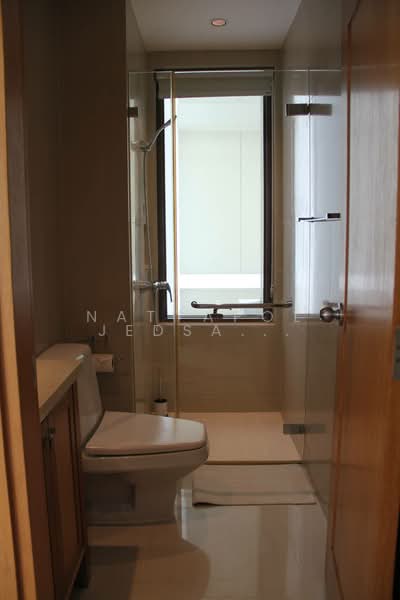 The Emporio Place, Bangkok, 93 Soi Sukhumvit 24, Sukhumvit Road, Khong Tan, Khlong Toei, Bangkok, 3 Bedrooms, 161 sqm, Condo For Rent, by Nattapol Jedsadathitikul, 500226054 - DDproperty.com