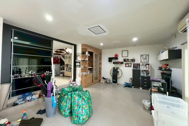 ไอริส เรสซิเดนซ์ ประดิษฐ์มนูธรรม, Bangkok, Khlong Chaokhun Sing, Wang Thonglang, Bangkok, 4 Bedrooms, 150 sqm, Single Detached House For Sale, by คุณบี, 500226071 - DDproperty.com