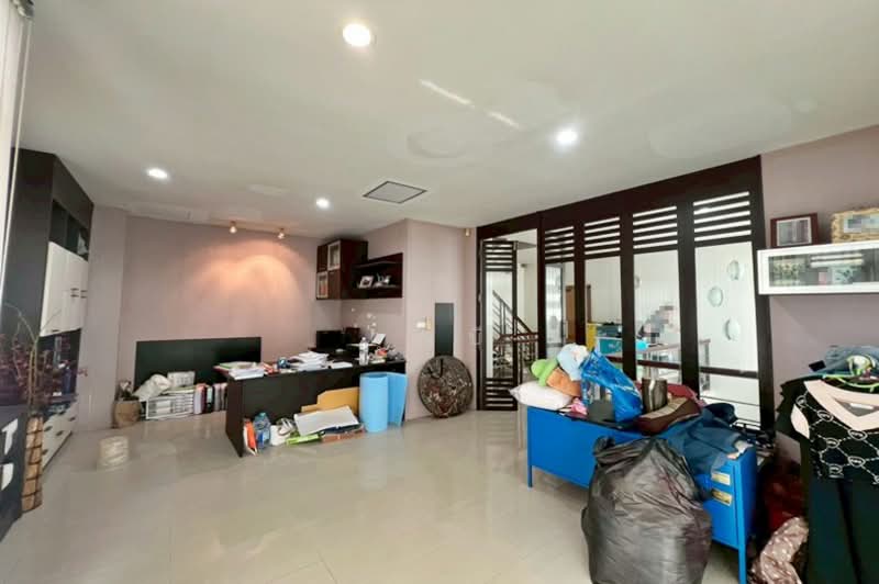 ไอริส เรสซิเดนซ์ ประดิษฐ์มนูธรรม, Bangkok, Khlong Chaokhun Sing, Wang Thonglang, Bangkok, 4 Bedrooms, 150 sqm, Single Detached House For Sale, by คุณบี, 500226071 - DDproperty.com
