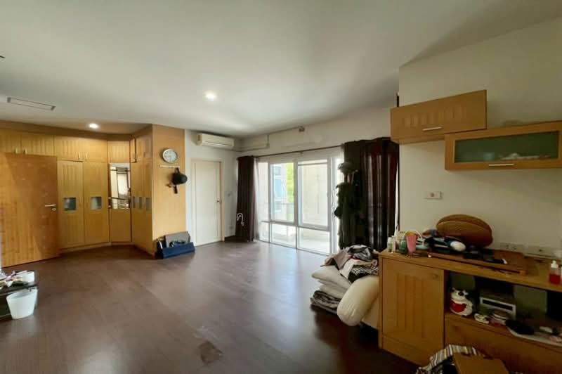 ไอริส เรสซิเดนซ์ ประดิษฐ์มนูธรรม, Bangkok, Khlong Chaokhun Sing, Wang Thonglang, Bangkok, 4 Bedrooms, 150 sqm, Single Detached House For Sale, by คุณบี, 500226071 - DDproperty.com