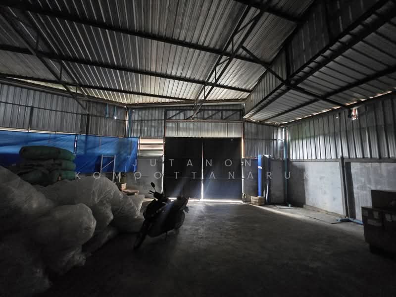 ให้เช่า/ขาย โกดัง โรงงานขนาด 750 ตร.ม. พร้อมออฟฟิศ 2 ชั้น ไฟฟ้า 100 A 3 เฟส ซอยอยู่เจริญ 3 ตำบลนาดี, Samut Sakhon, Na Di, Muang Samut Sakhon, Samut Sakhon, , 750 sqm, Warehouse/Factory For Rent, by Jutanon Komoottanaruk, 500226092 - DDproperty.com