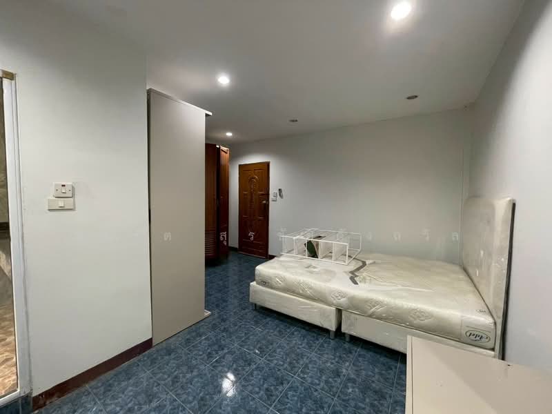 ให้เช่า ทาวน์เฮาส์ 3 ชั้น ใกล้ MRT จรัญสนิทวงศ์ 13 เพียง 200 เมตร เดินถึงสถานี, กรุงเทพ, จรัญสนิทวงศ์, วัดท่าพระ, บางกอกใหญ่, กรุงเทพ, 200 ตร.ม., ทาวน์เฮ้าส์ ให้เช่า, โดย มนชิต สุรชัยดังถวิล, 500226104 - DDproperty.com